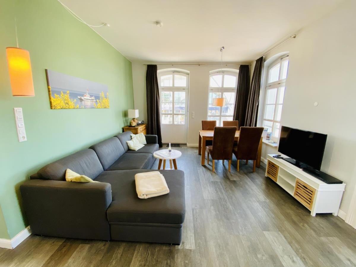 Vormann Jantzen, Direkt Am Leuchtturm Appartement Rostock Buitenkant foto